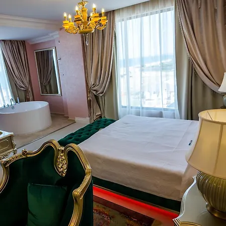 Phoenicia Royal מלון 5*