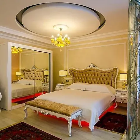 Phoenicia Royal ホテル