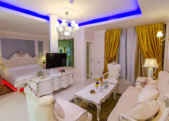 Phoenicia Royal Navodari